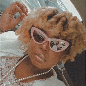 Meet your Posher, Ericha